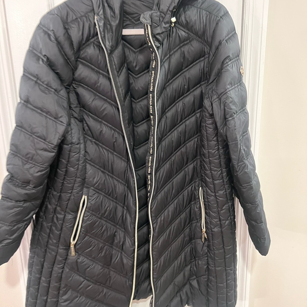 Michael Kors Women's Black Packable Down Jacket - Picture 2 of 4